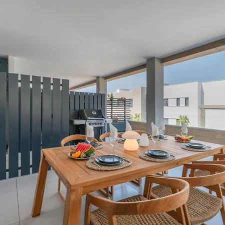 Luxury 3 Bdrm Boutique Hideaway W Magical Views *
