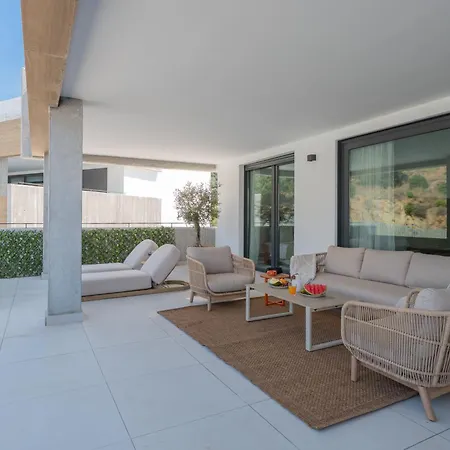 Luxury 3 Bdrm Boutique Hideaway W Magical Views *