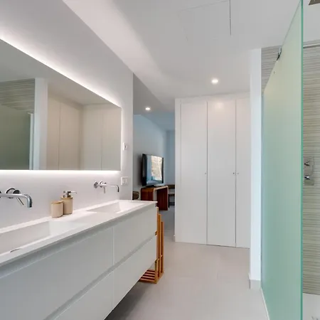 Luxury 3 Bdrm Boutique Hideaway W Magical Views Marbella