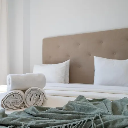 Luxury 3 Bdrm Boutique Hideaway W Magical Views Marbella